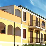 아파트 In *